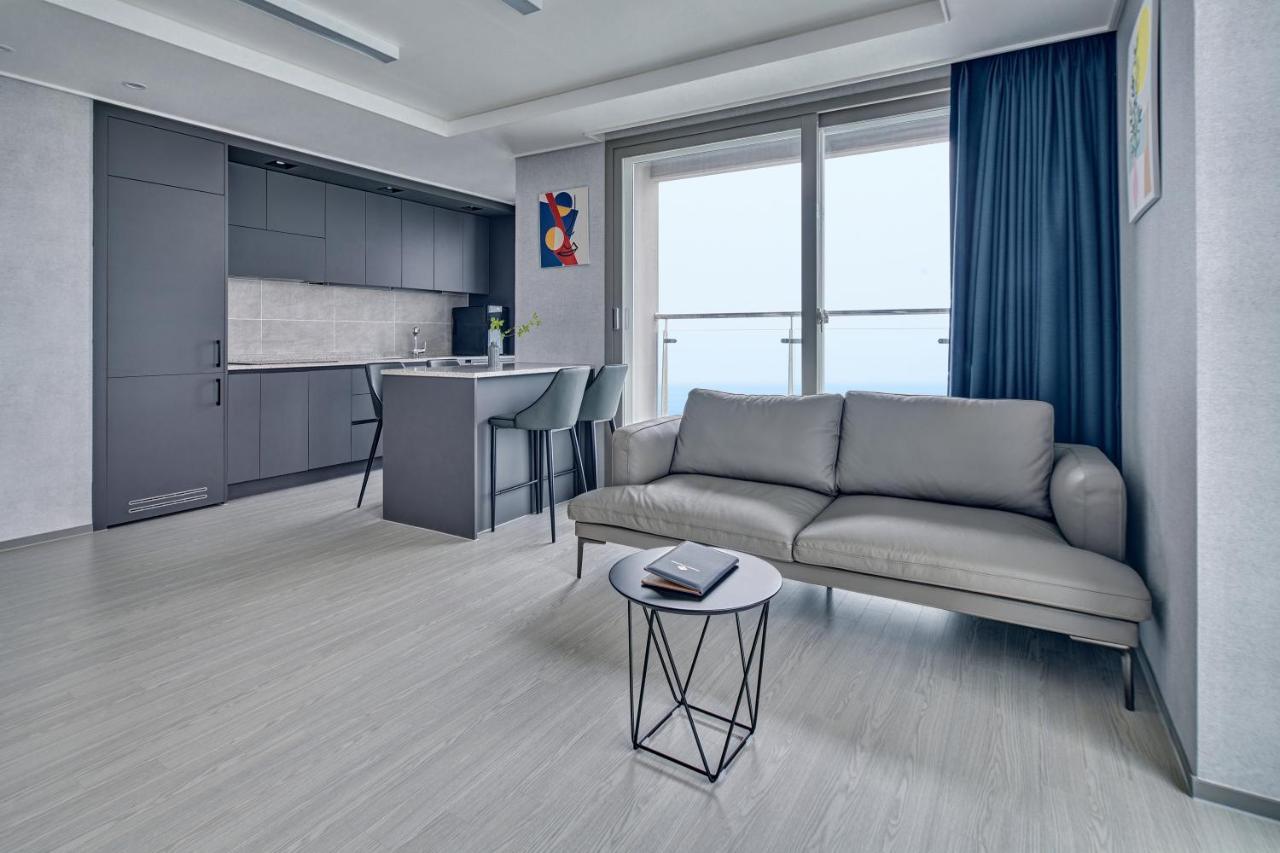Gangneung Chonpines Ocean Suites Hotel Extérieur photo