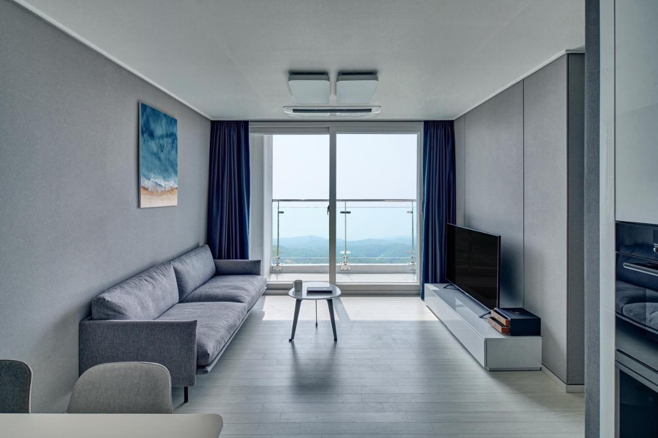 Gangneung Chonpines Ocean Suites Hotel Extérieur photo