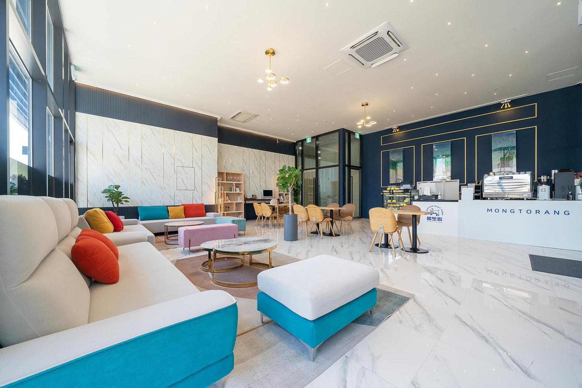 Gangneung Chonpines Ocean Suites Hotel Extérieur photo